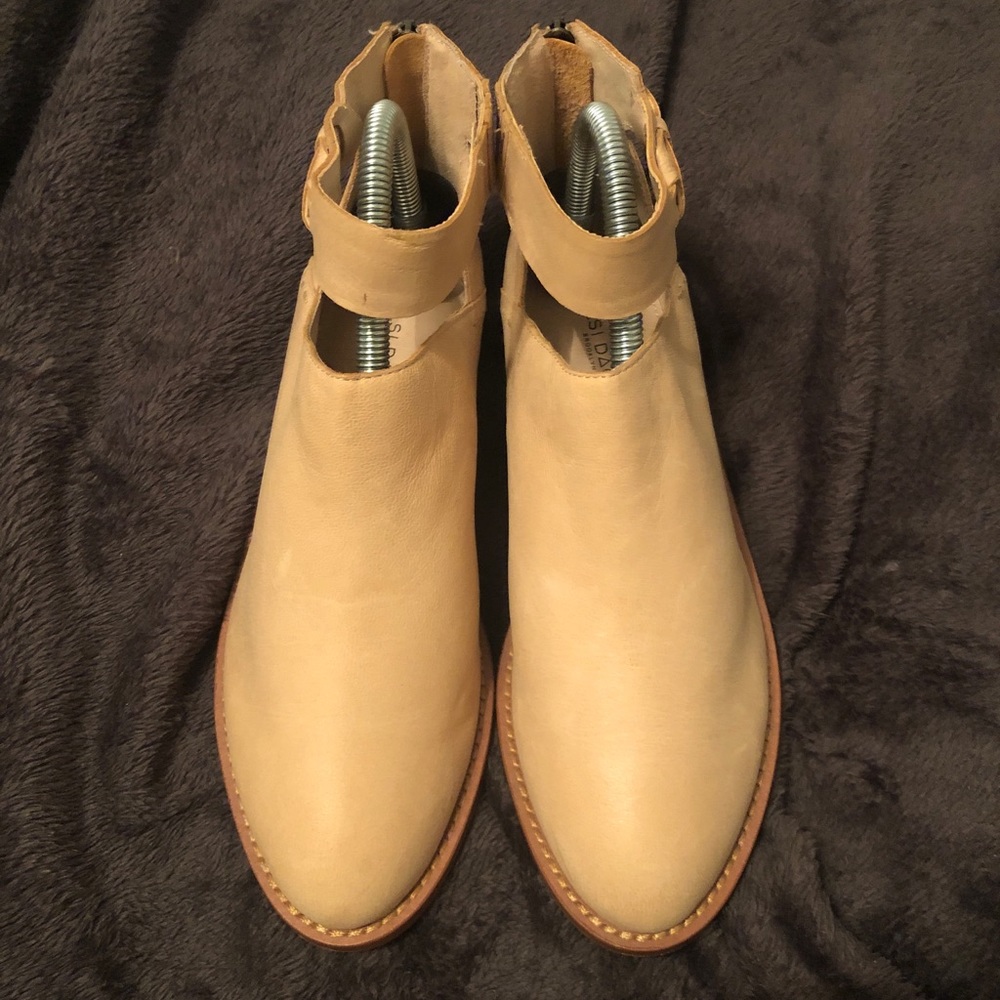 Kelsi Dagger ankle boots